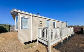 6 Berth Pet Friendly Caravan By Hunstanton Beach, Norfolk Ref 13012L